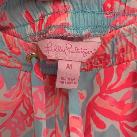Lilly Pulitzer shorts size M - Picture 3 of 4